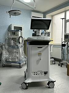 AEOS sistemi Azərbaycana ilk dəfə Medsol MMC tərəfindən gətirildi və Respublika Neyrocərrahiyyə Xəstəxanasında istifadəyə verildi. Yeni qurğu sayəsində artıq ilk əməliyyat uğurla həyata keçirildi. thumbnail 5