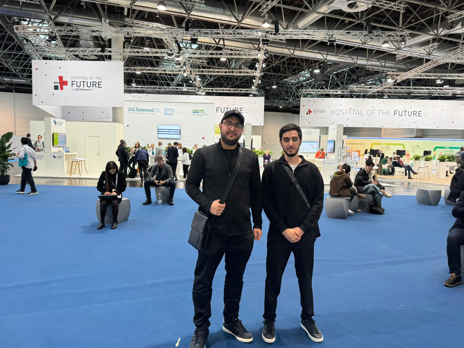 Medsol şirkəti Almaniyanın Düsseldorf şəhərində hər il keçirilən, dünyanın ən böyük tibb və səhiyyə sərgilərindən biri olan MEDICA 2024 sərgisində iştirak edib. image 4